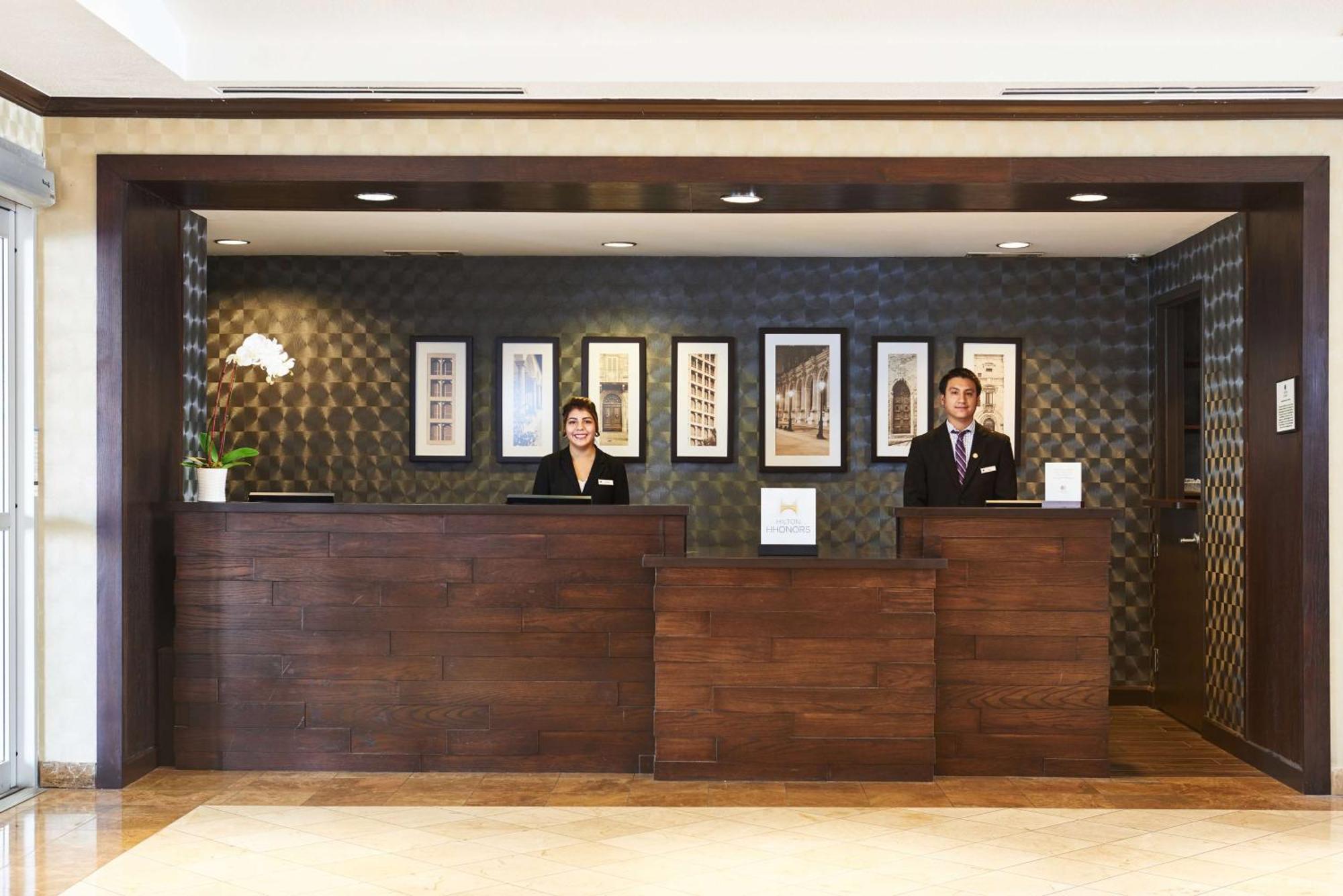 Doubletree By Hilton Market Center Dallas