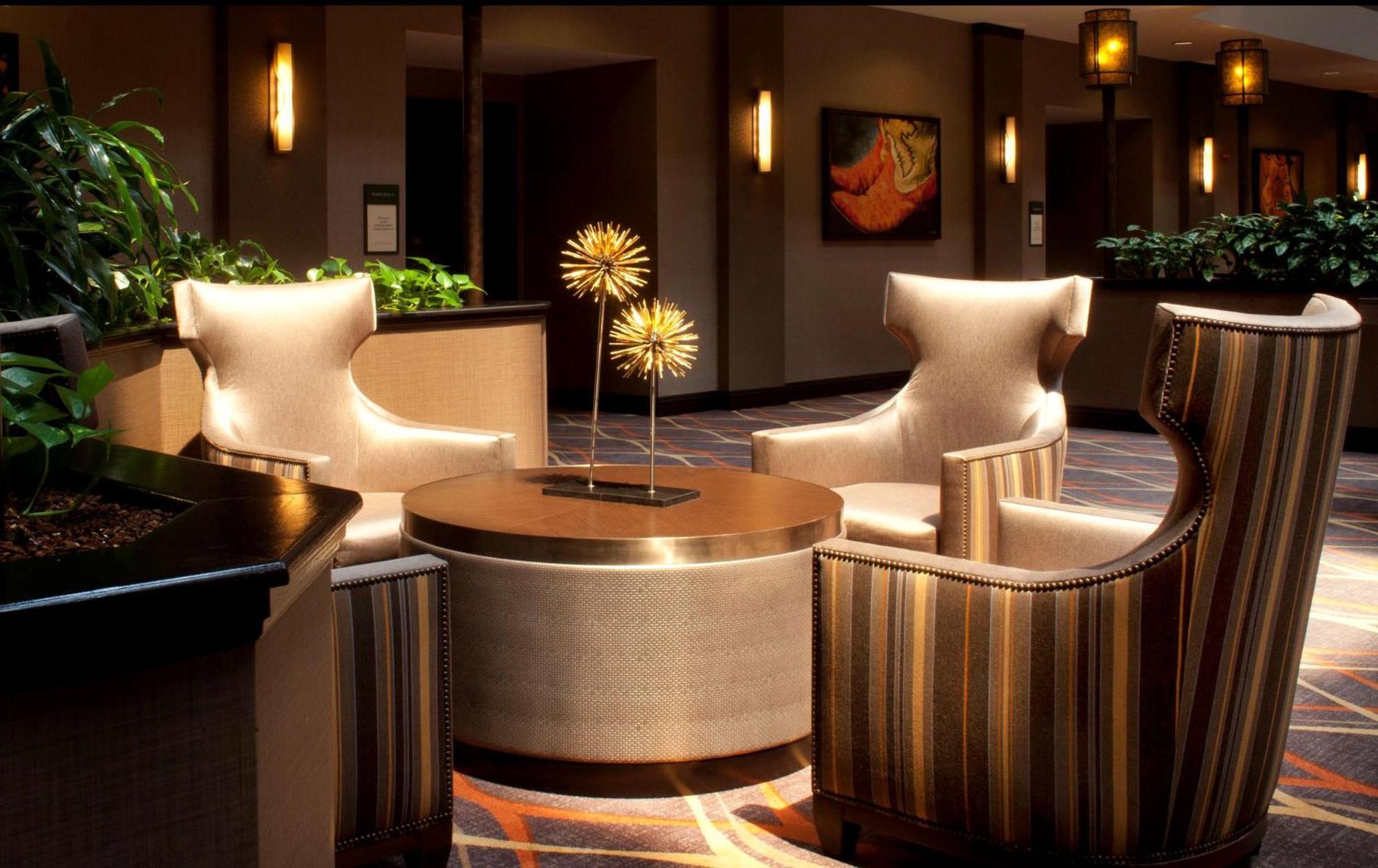 Hotel Embassy By Hilton Near The Galleria