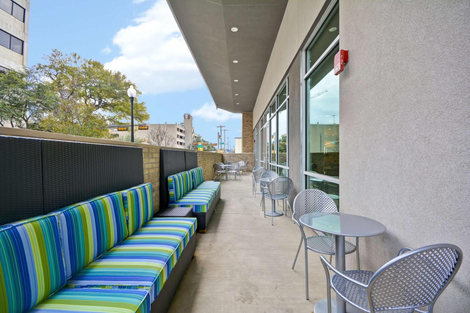 Hotel Home2 By Hilton Downtown At Baylor Scott & White Dallas