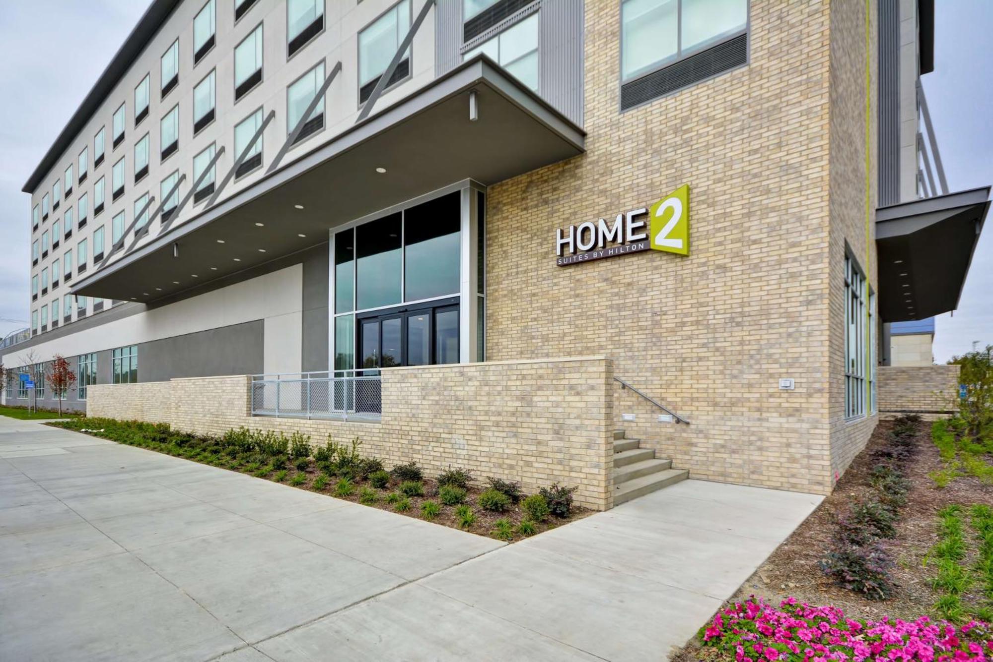 Home2 By Hilton Downtown At Baylor Scott & White Hotel 3*