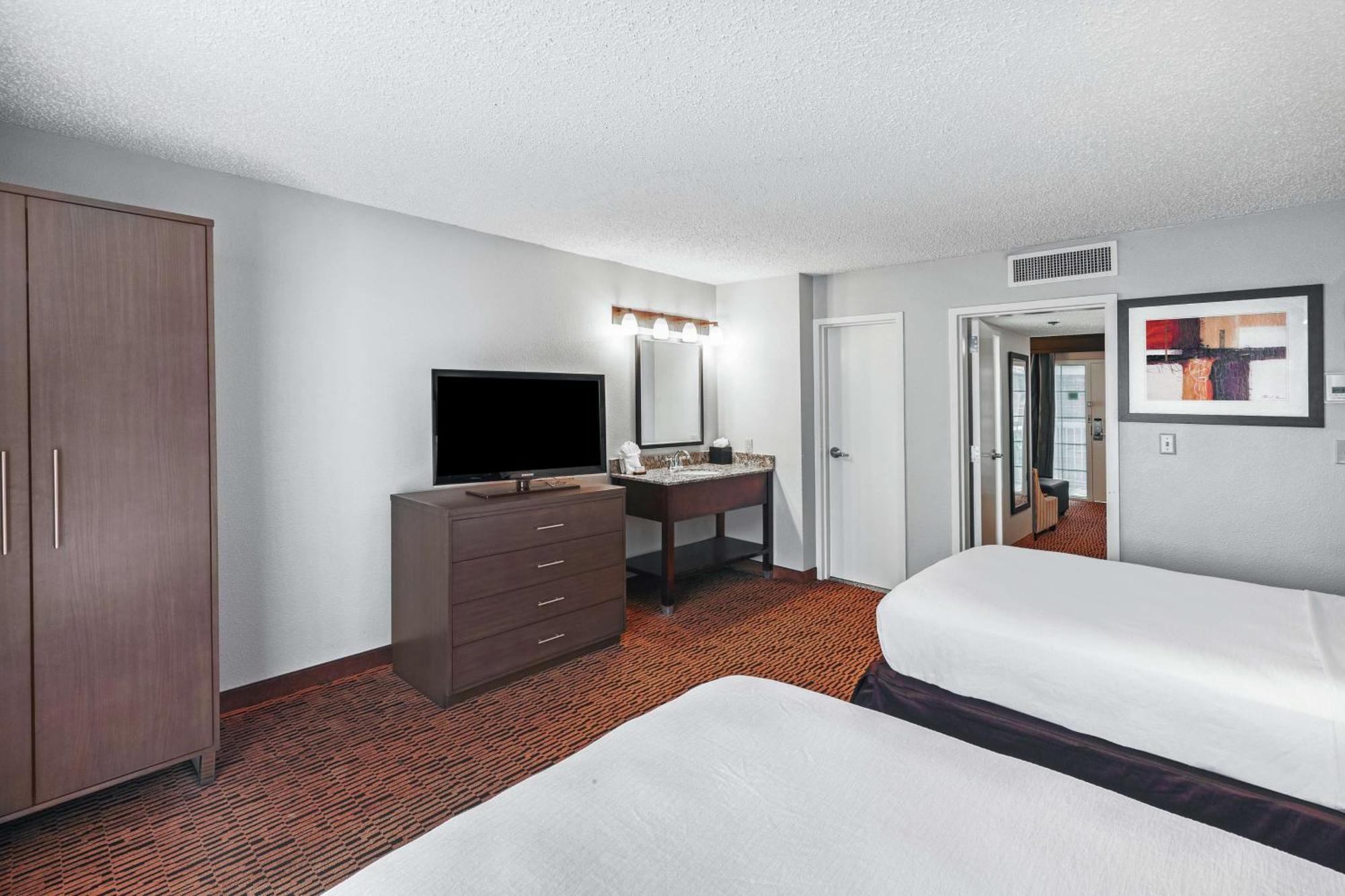 Embassy By Hilton Market Center Hotel 3*