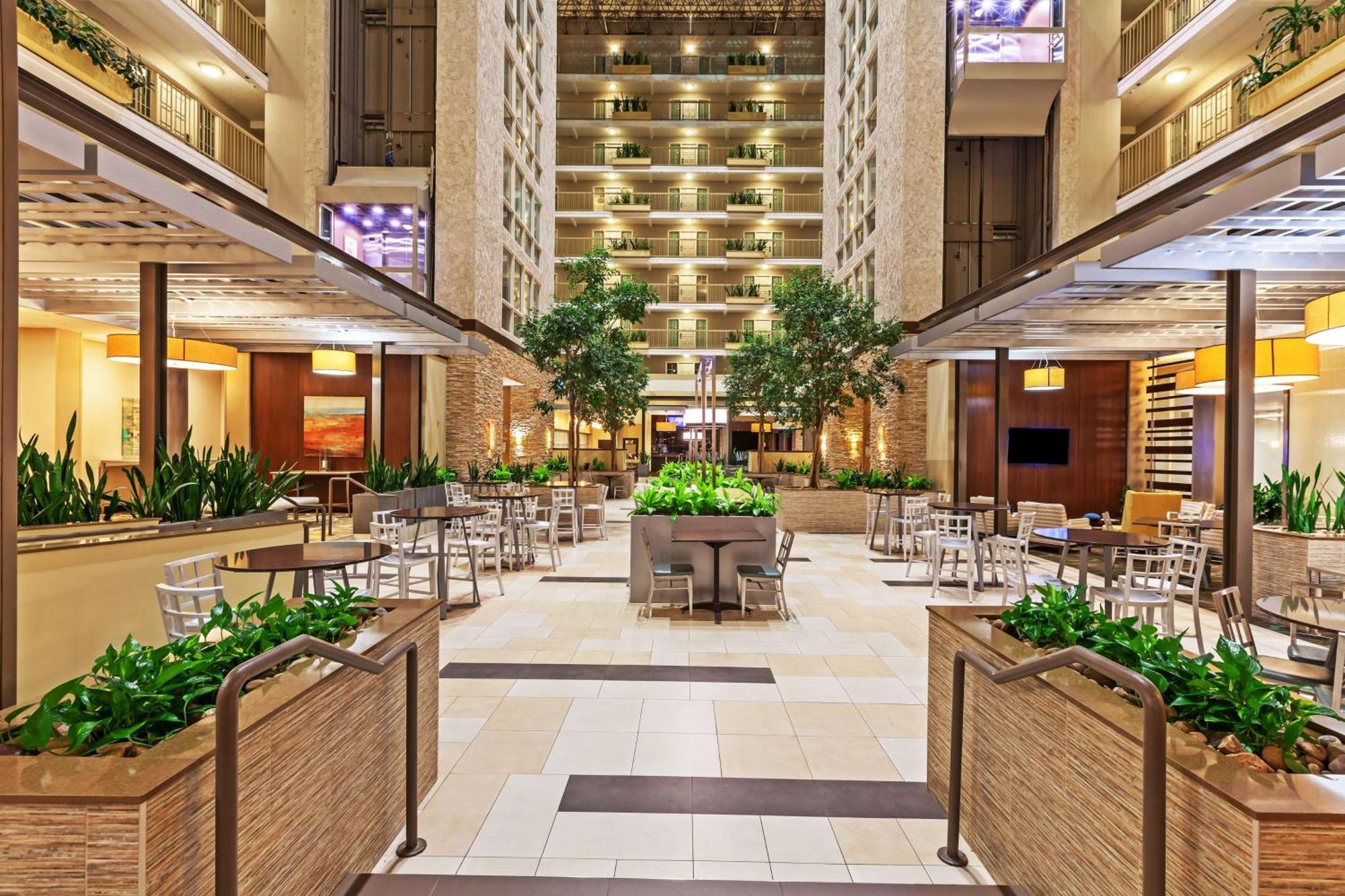 Embassy By Hilton Market Center Hotel Dallas