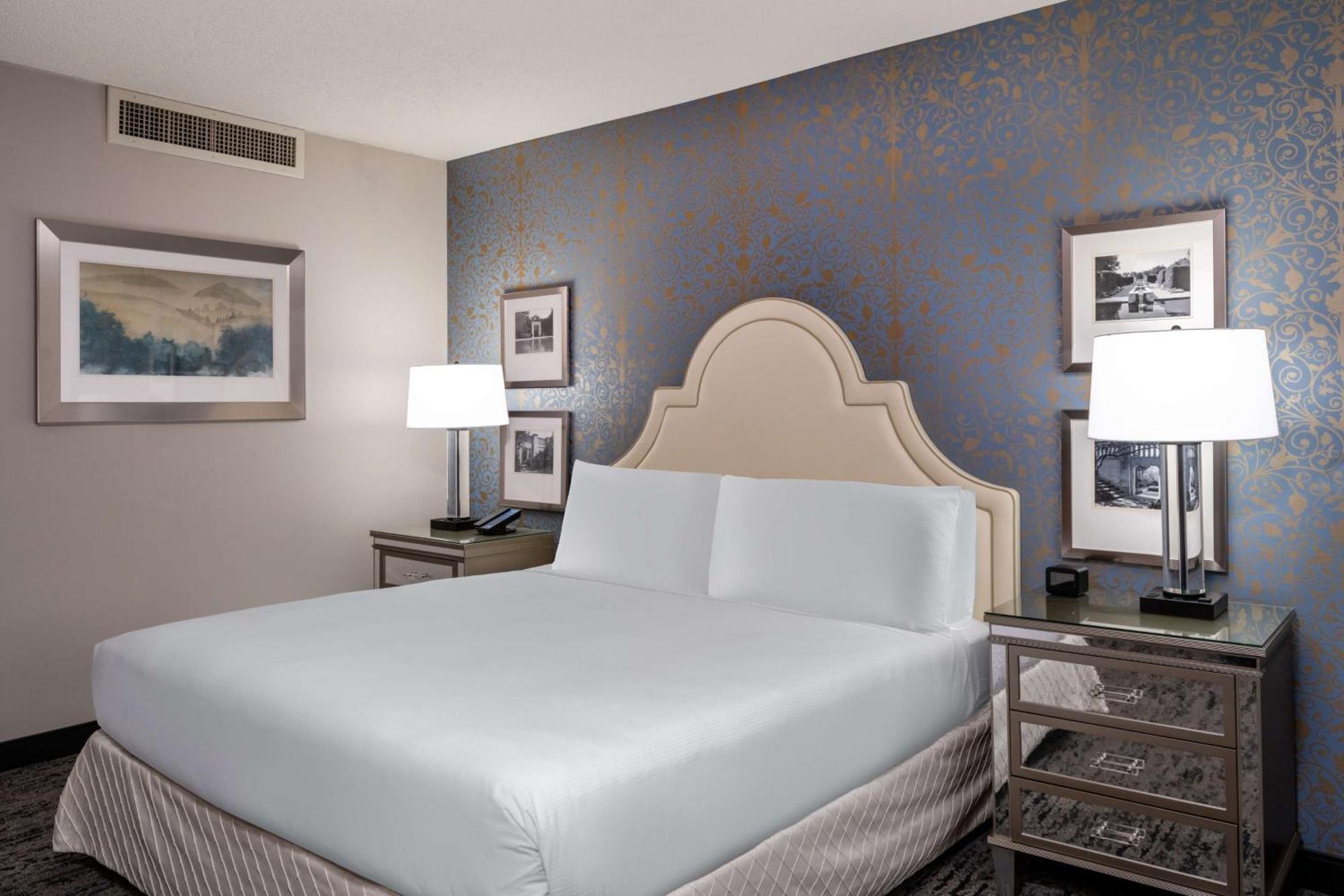 Hilton Lincoln Centre Hotel 4*