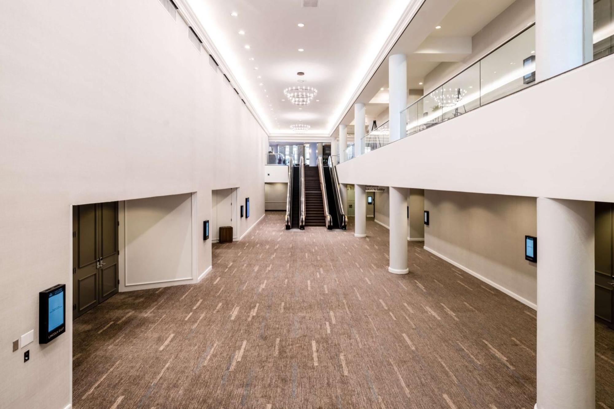 Hilton Lincoln Centre 4*