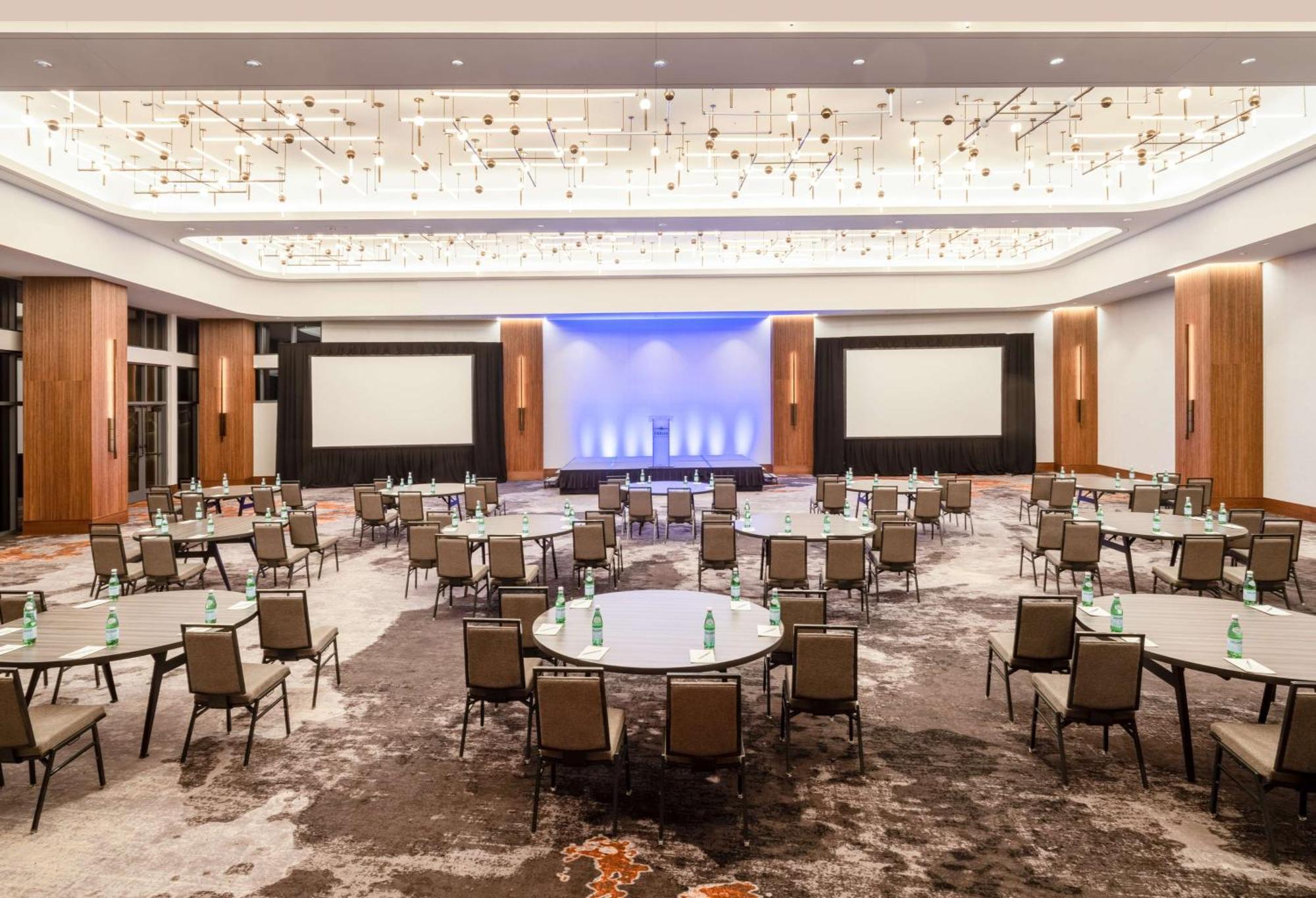 Hilton Lincoln Centre Hotel 4*