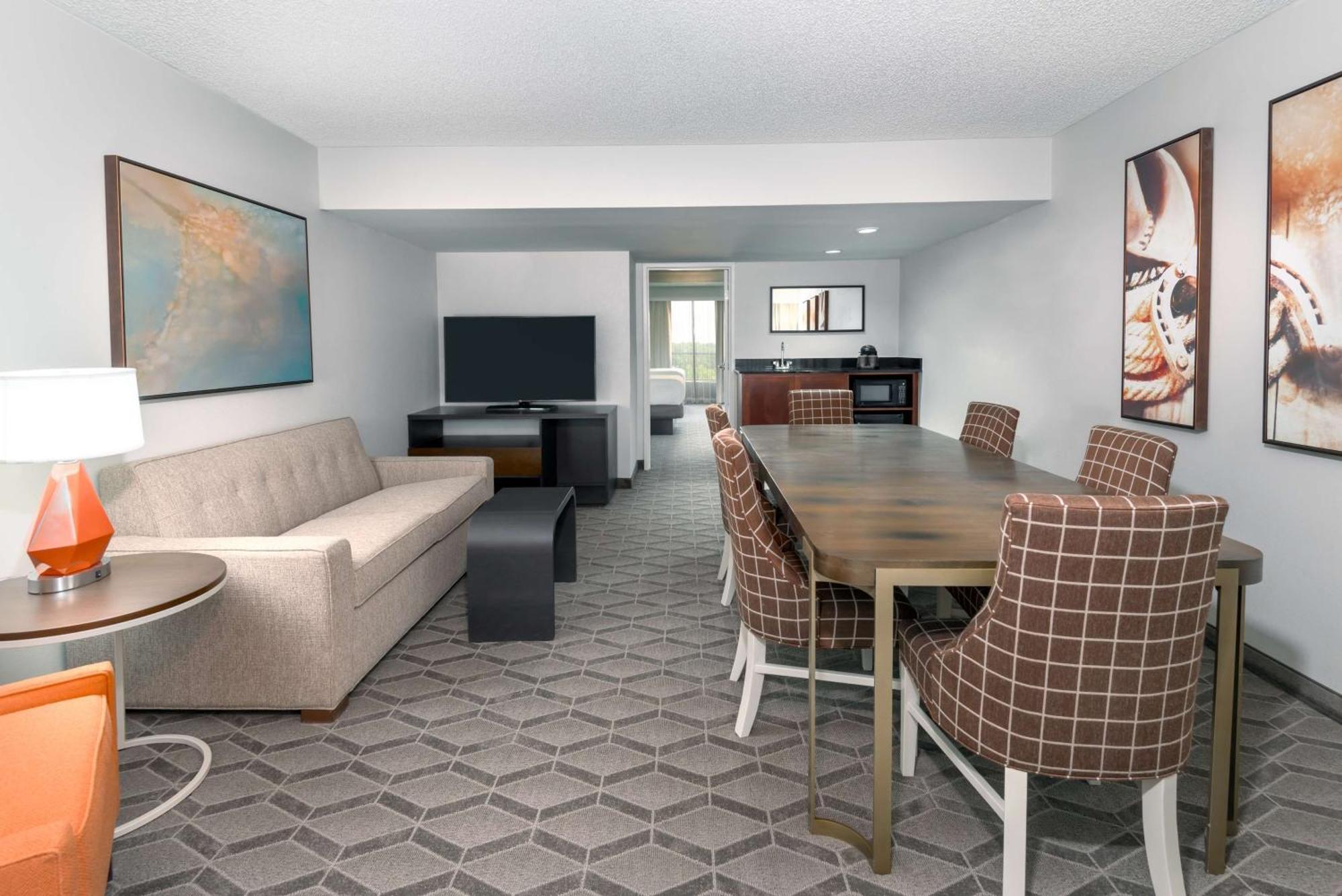 Embassy - Park Area Hotel Dallas