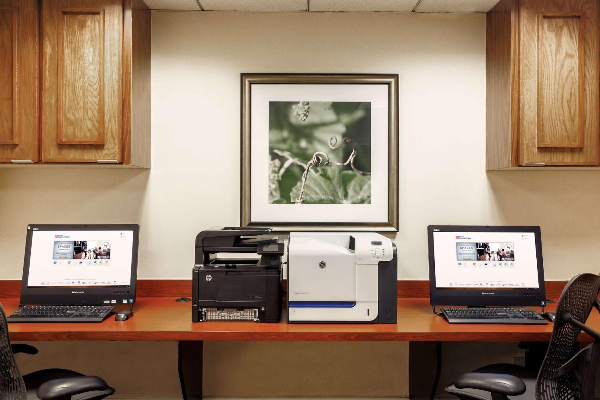 Hilton Garden Dallas/market Center Hotel 3*