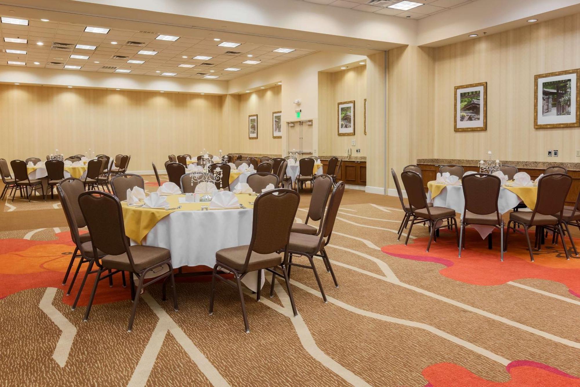 Hilton Garden Dallas/market Center Dallas
