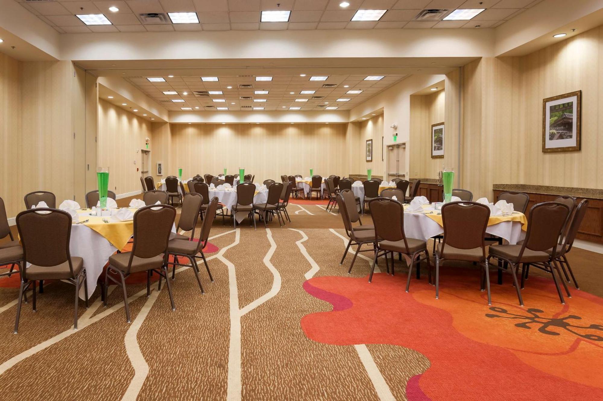 Hilton Garden Dallas/market Center 3* Dallas