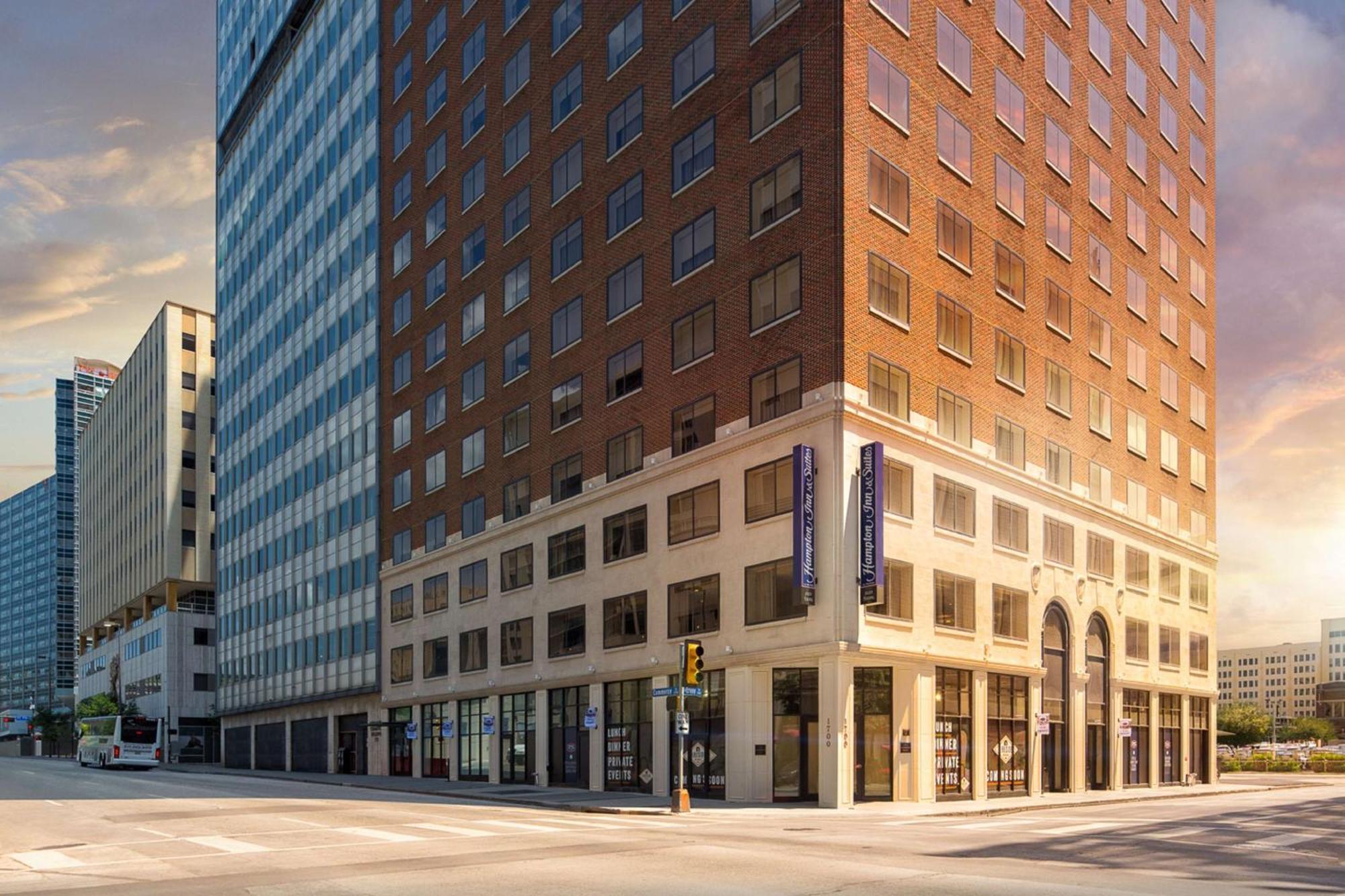 Hampton & Downtown 3*