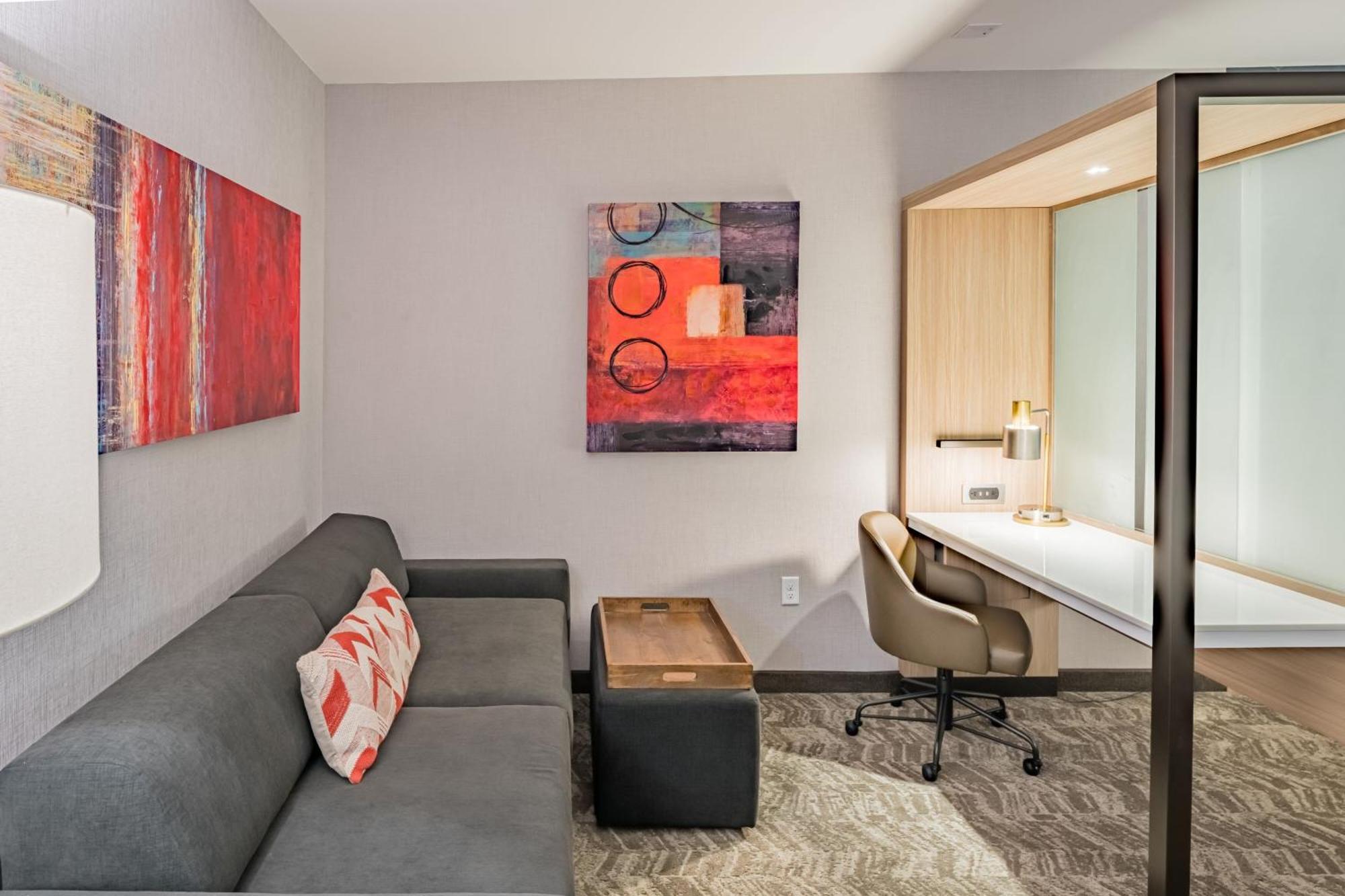 Hotel Springhill Expressway 3*