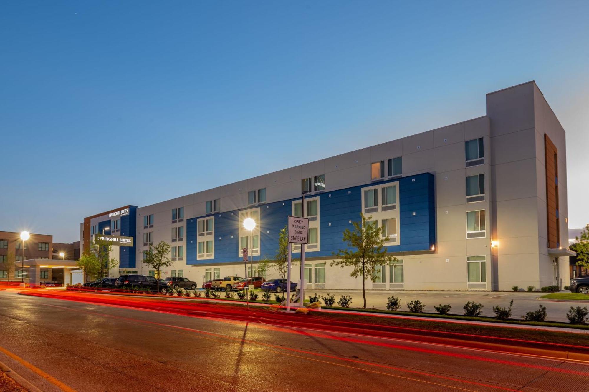 Hotel Springhill Expressway