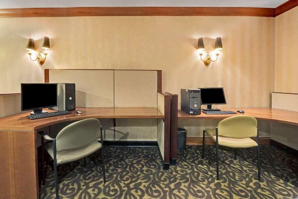 Clarion Park Hotel Dallas