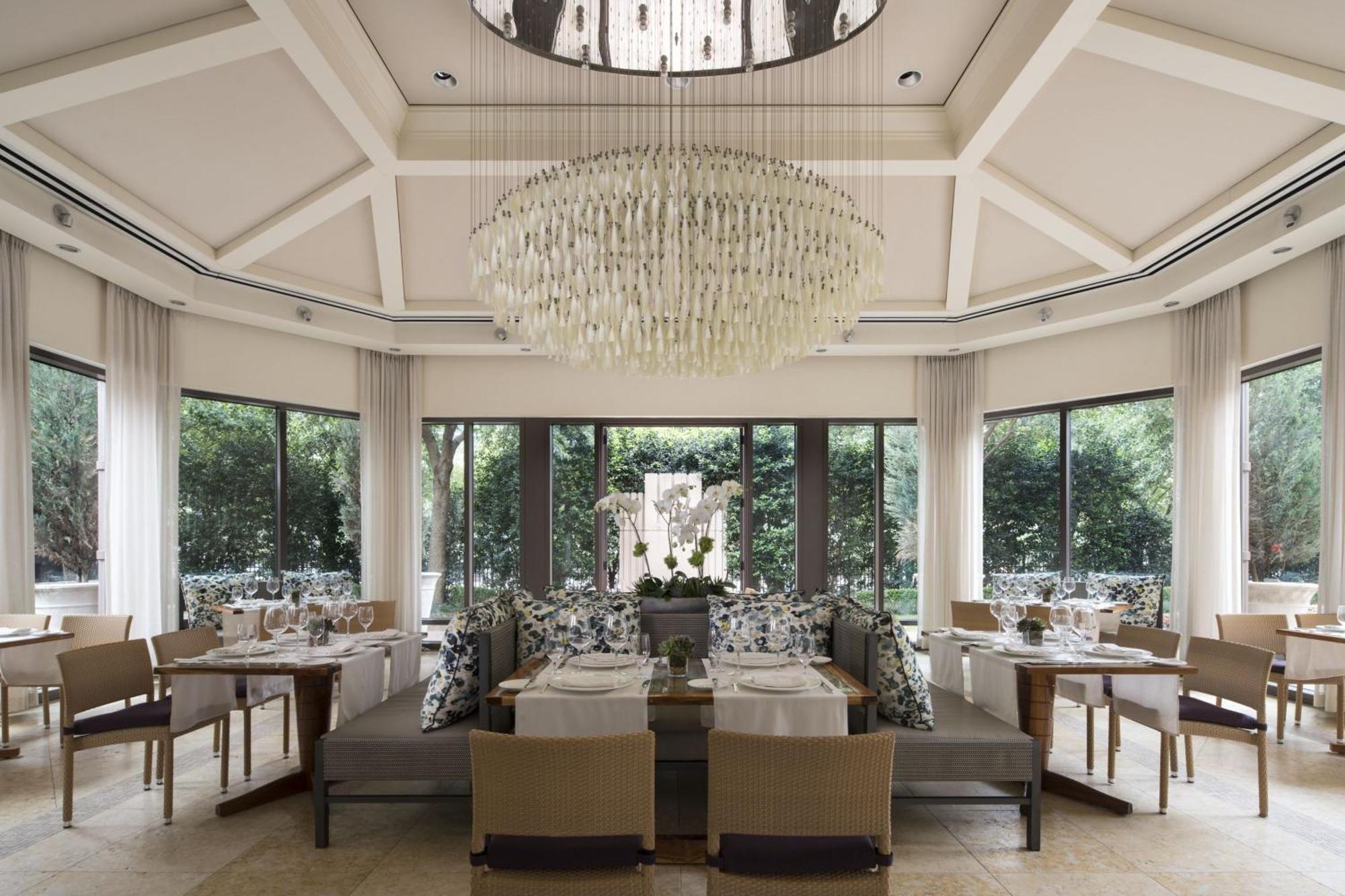 The Ritz-carlton, 4*