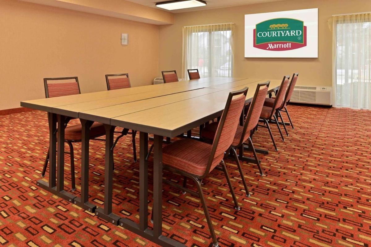 Hotel Courtyard By Marriott Northwest 3*