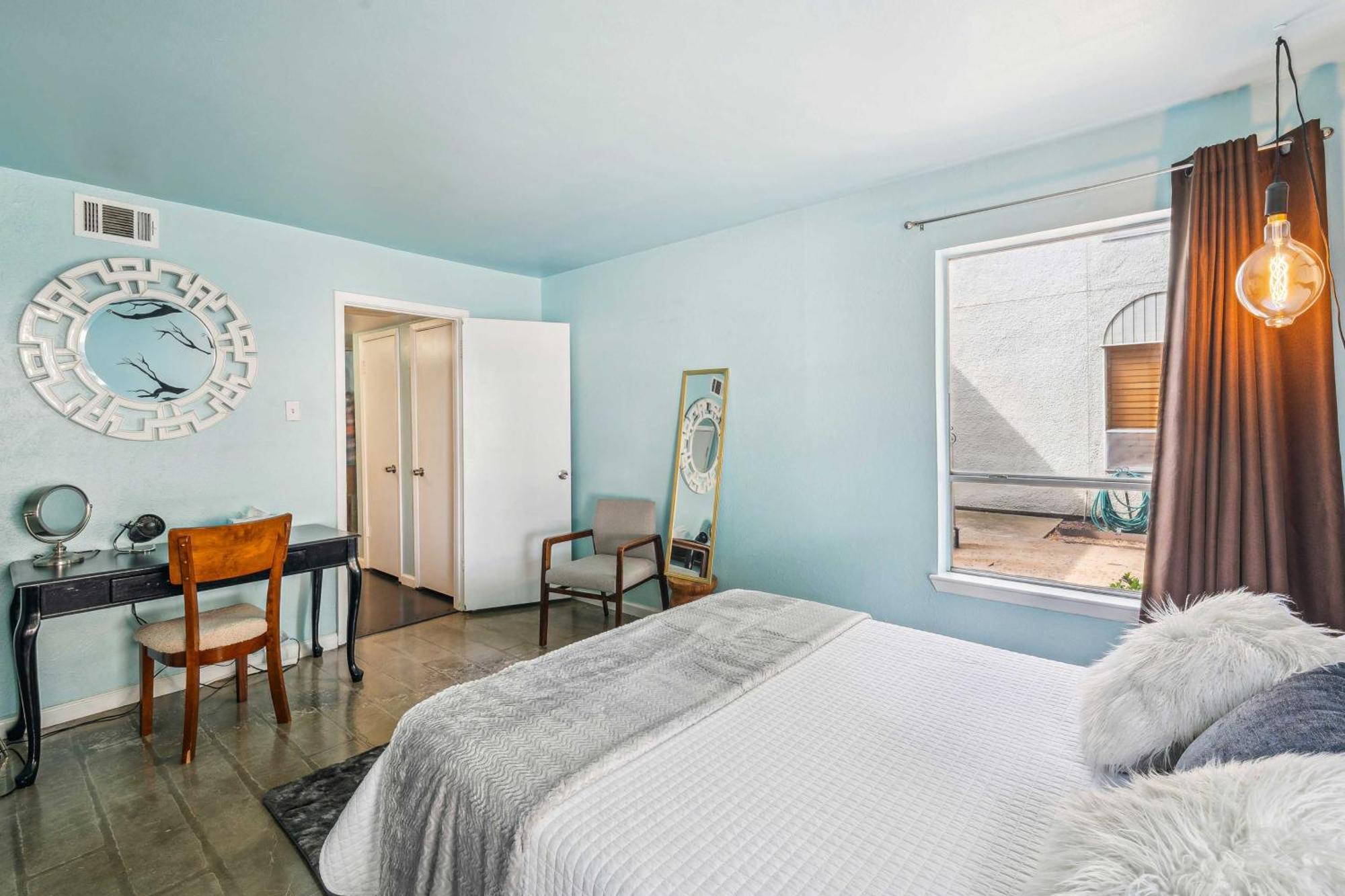 With Pool Access About 4 Mi To Downtown!