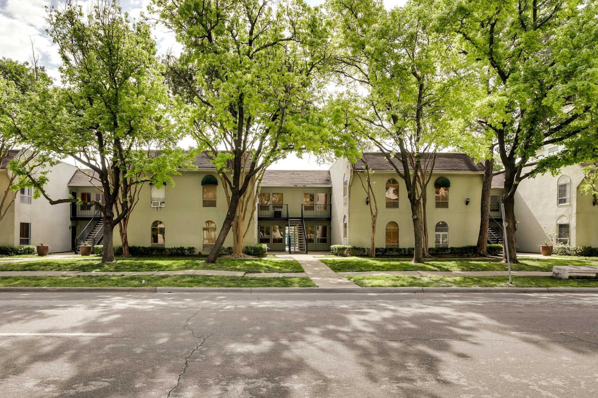 With Pool Access About 4 Mi To Downtown! * Dallas