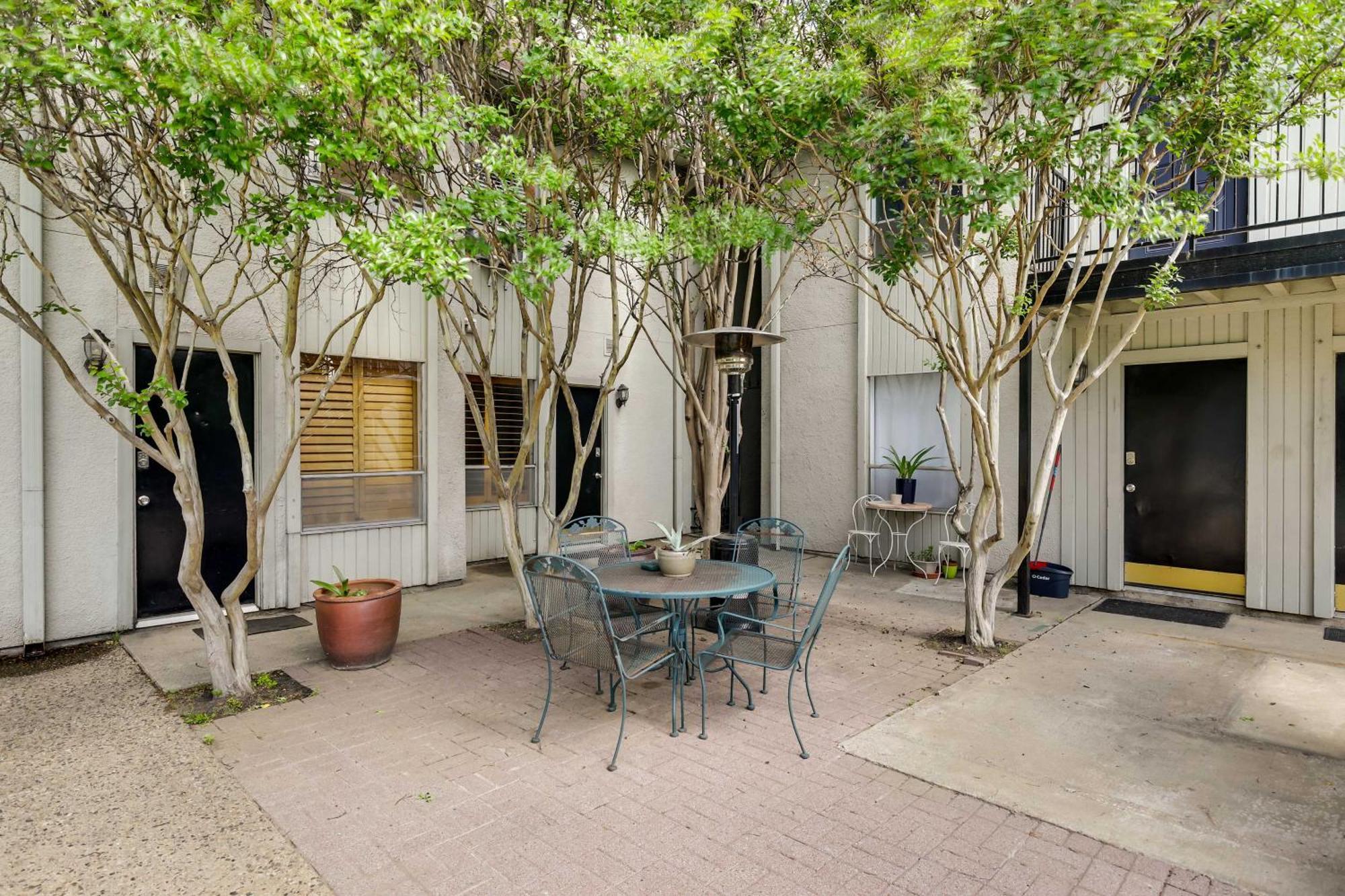 With Pool Access About 4 Mi To Downtown! Apartment