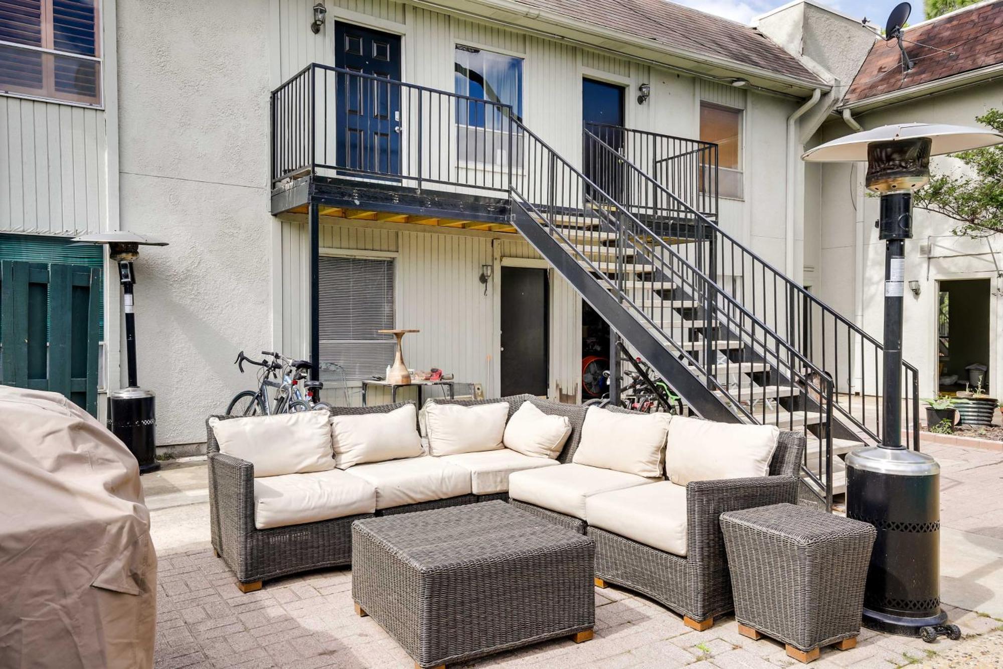 With Pool Access About 4 Mi To Downtown! Apartment