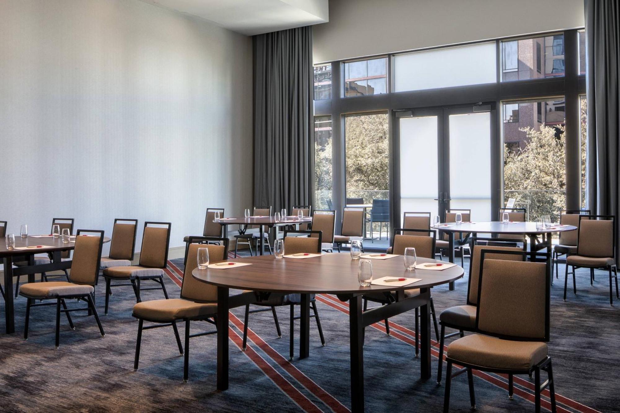 Marriott Uptown 4*