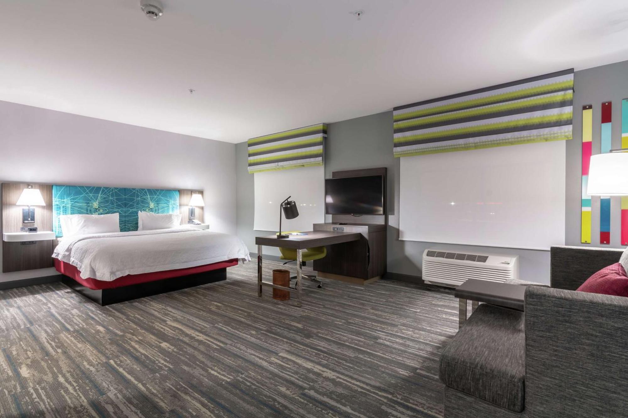 Hotel Hampton & East