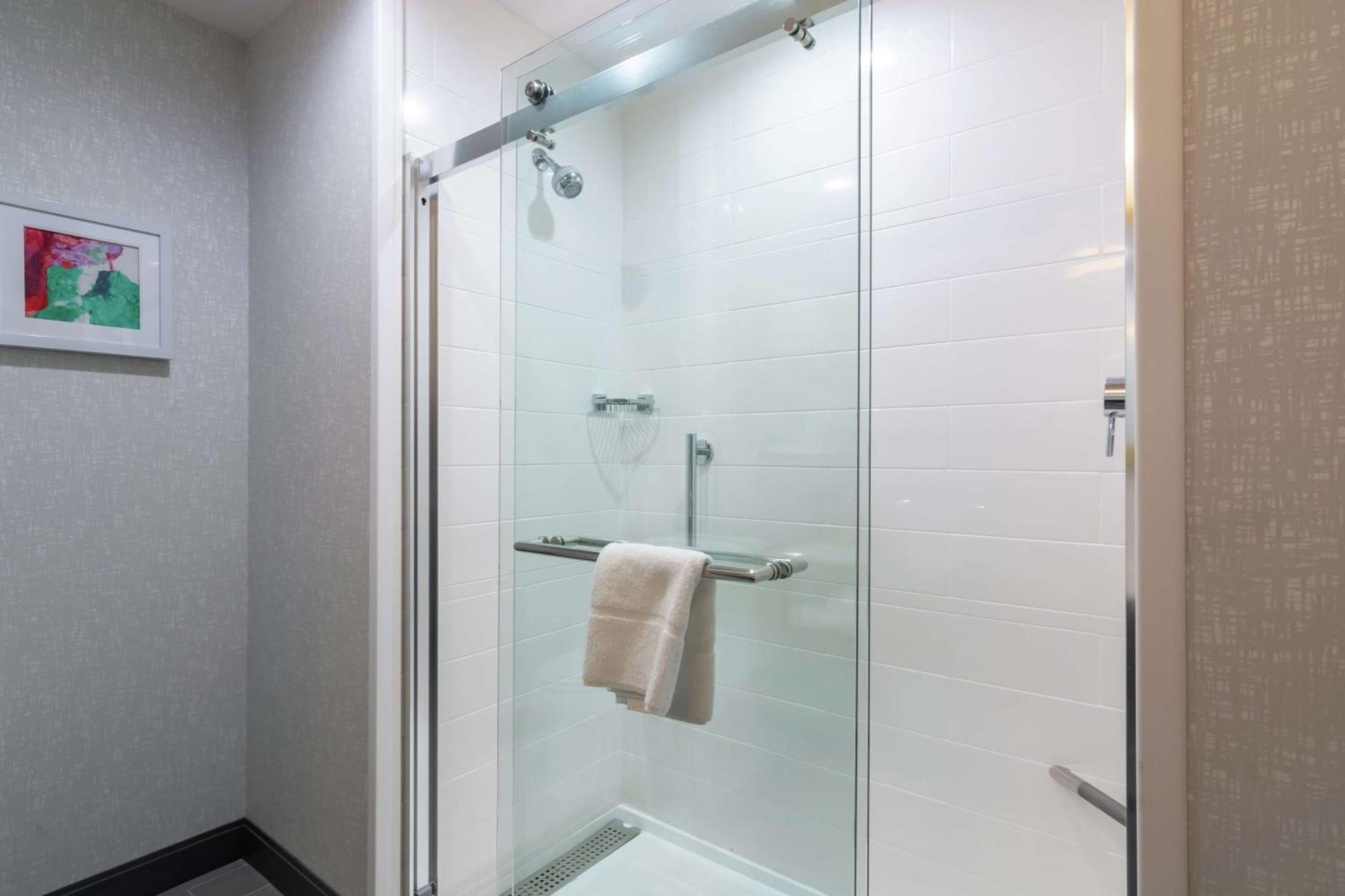Hotel Hampton & East 3*
