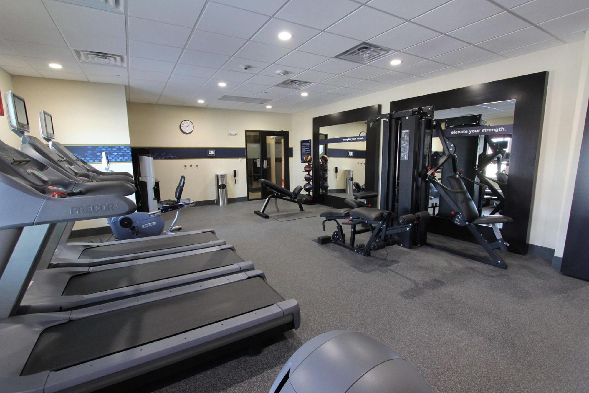 Hotel Hampton & Market Center 3*