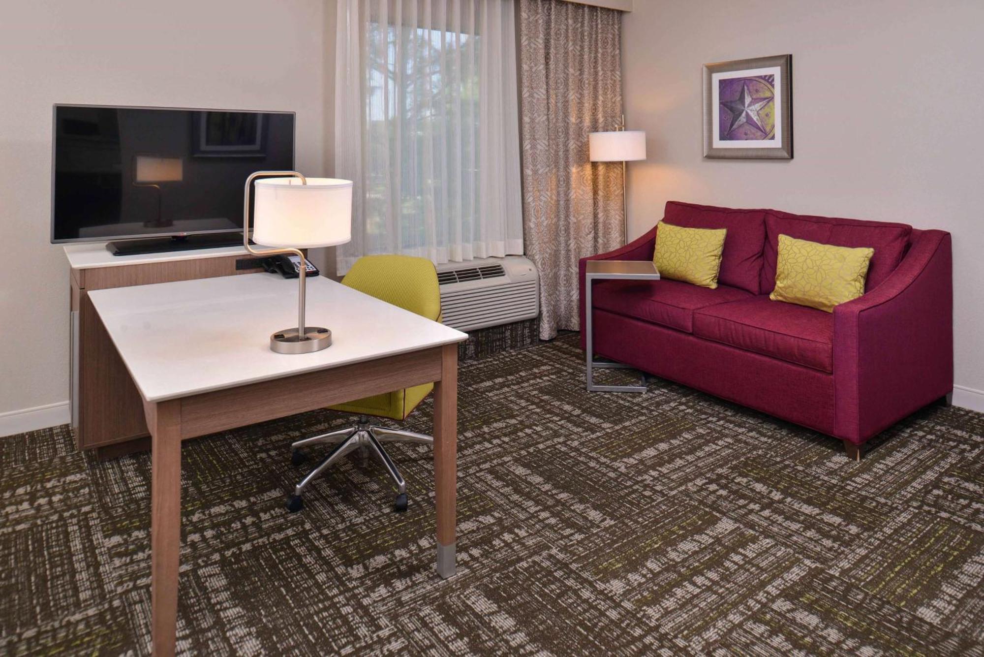 Hampton & Market Center 3* Dallas