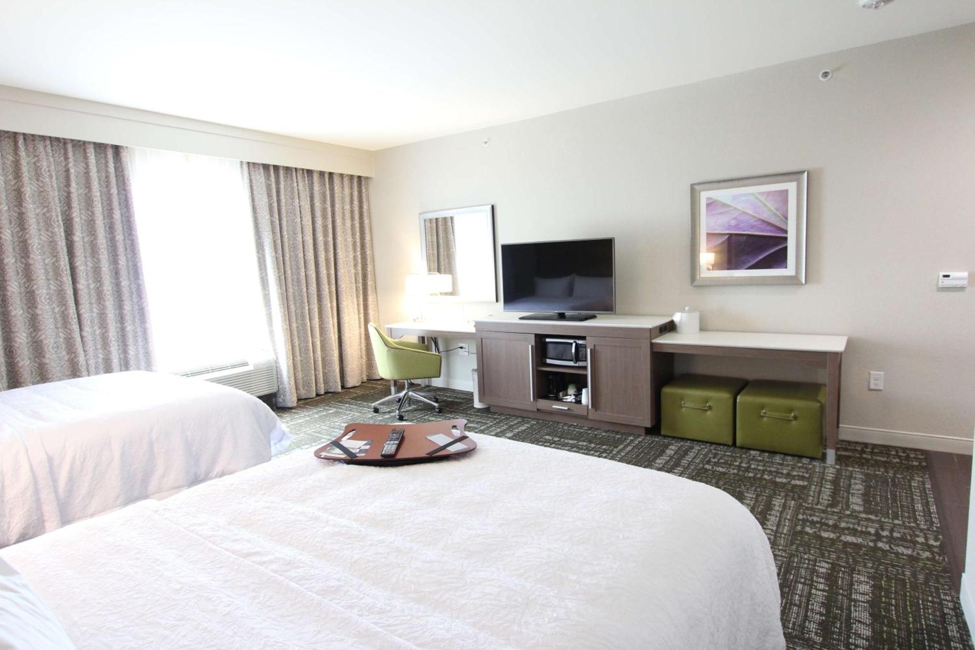 Hotel Hampton & Market Center