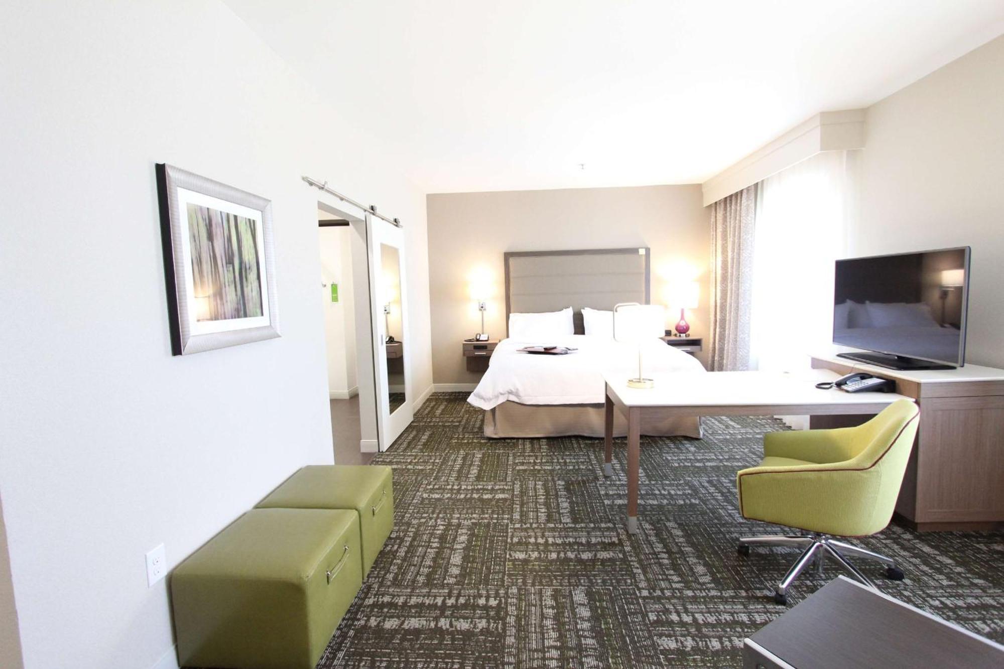 Hampton & Market Center 3* Dallas