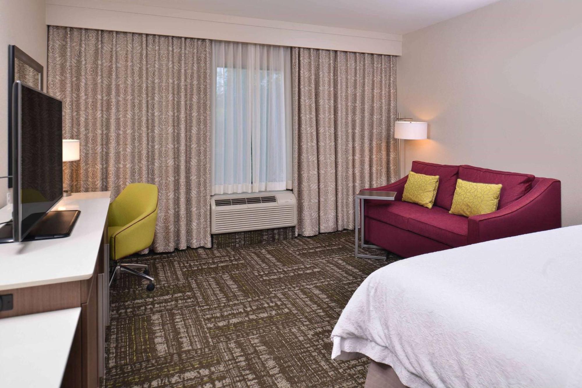 Hampton & Market Center 3*