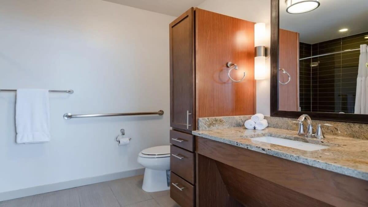 18th Fl Stylish Cozysuites With Pool, Gym #4
