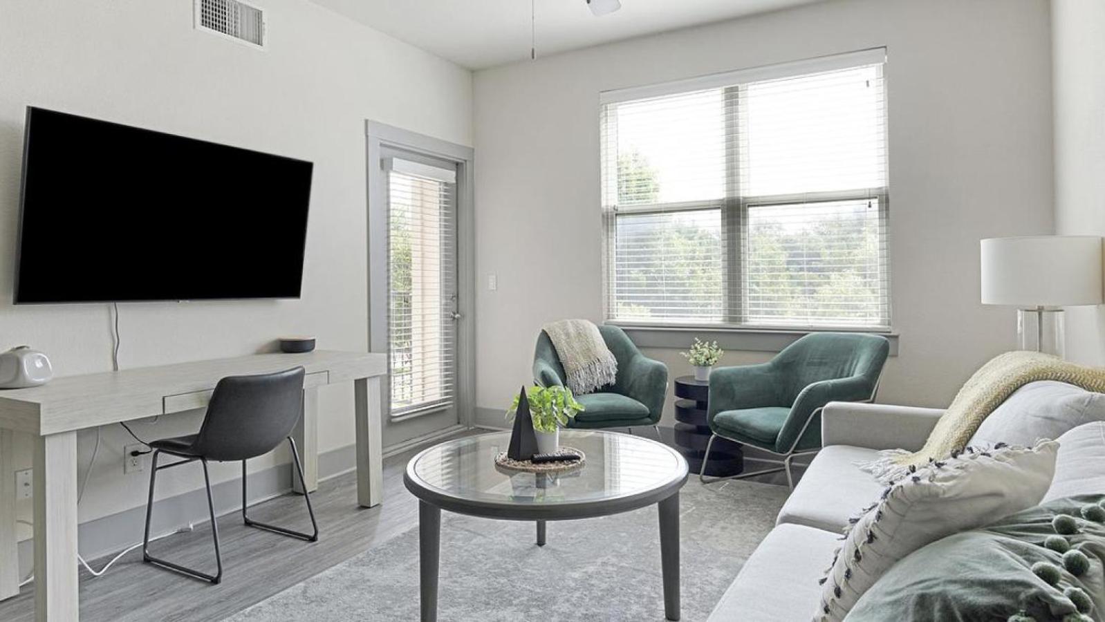 Landing - Modern With Amazing Amenities * Dallas
