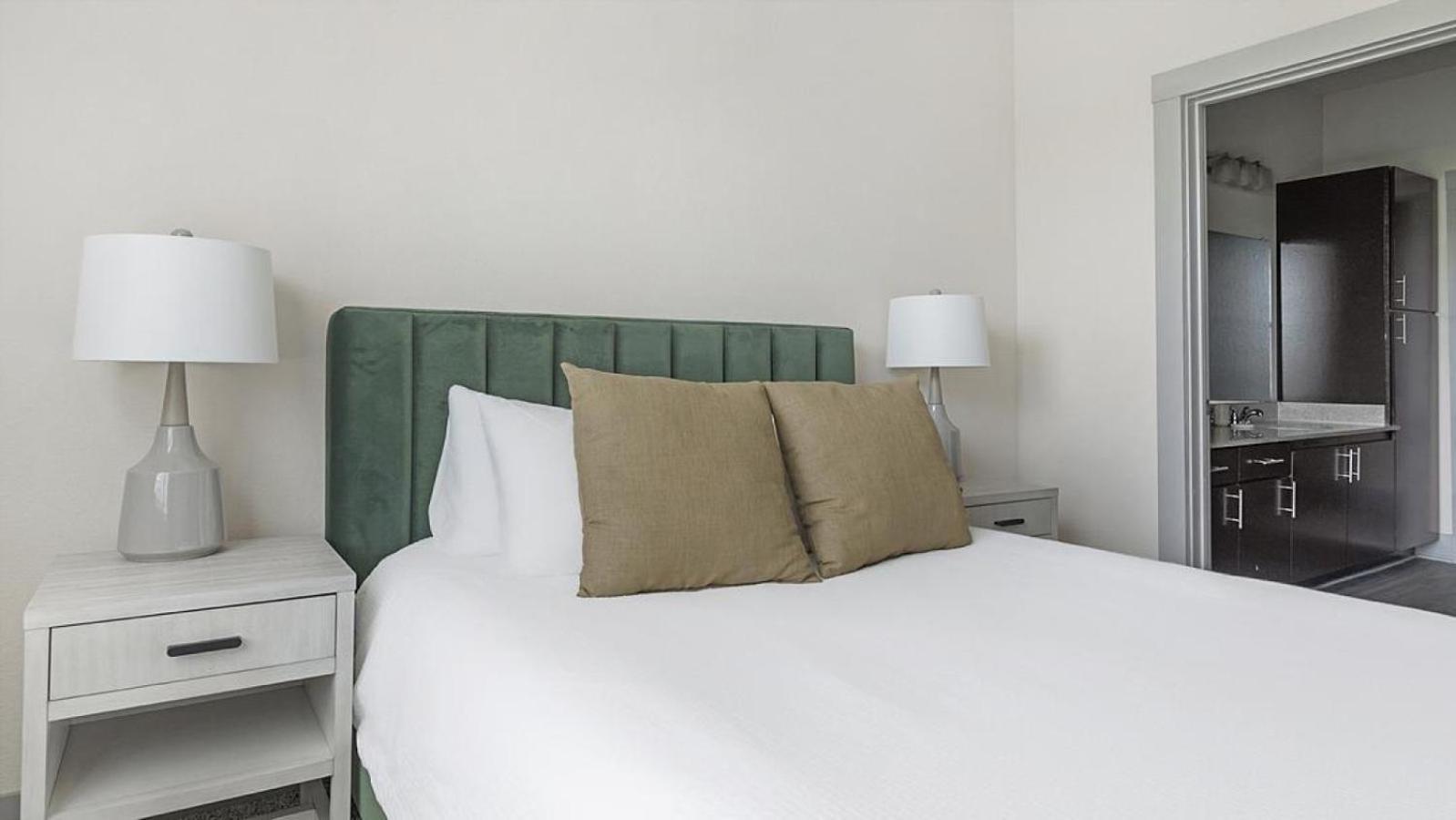 Landing - Modern With Amazing Amenities Apartment Dallas