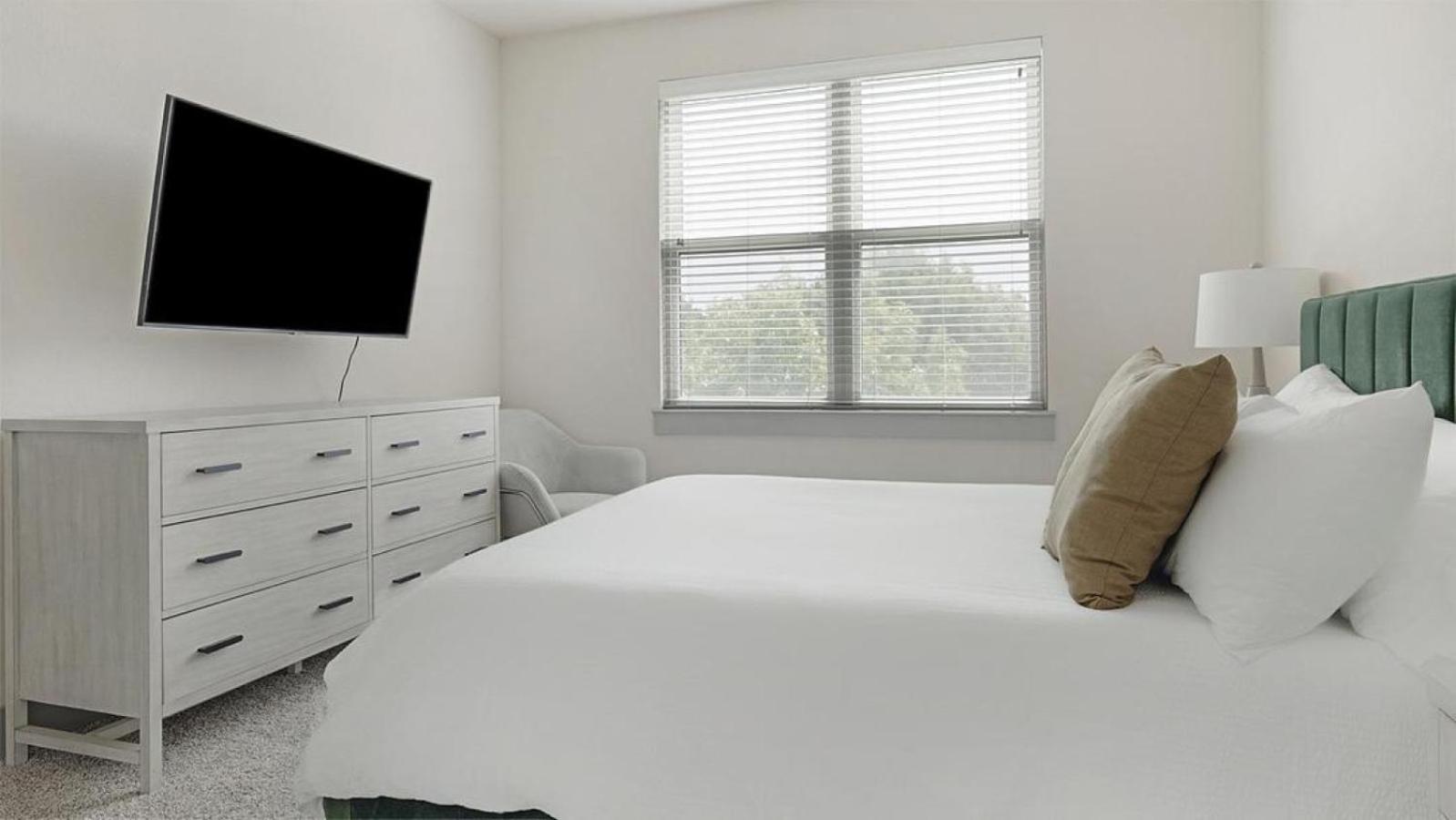 Landing - Modern With Amazing Amenities