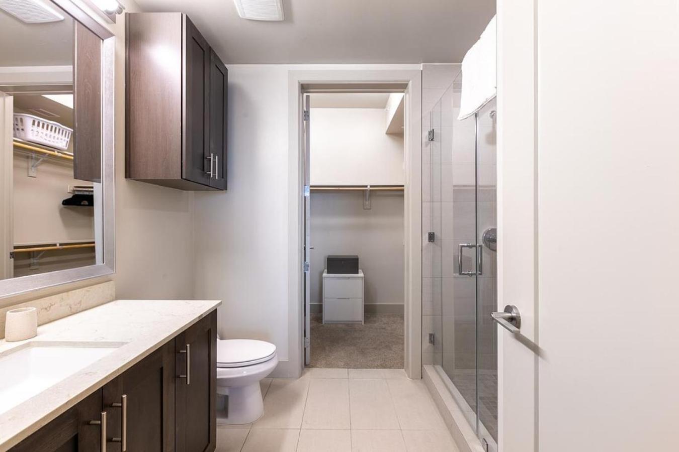 Landing - Modern With Amazing Amenities Dallas