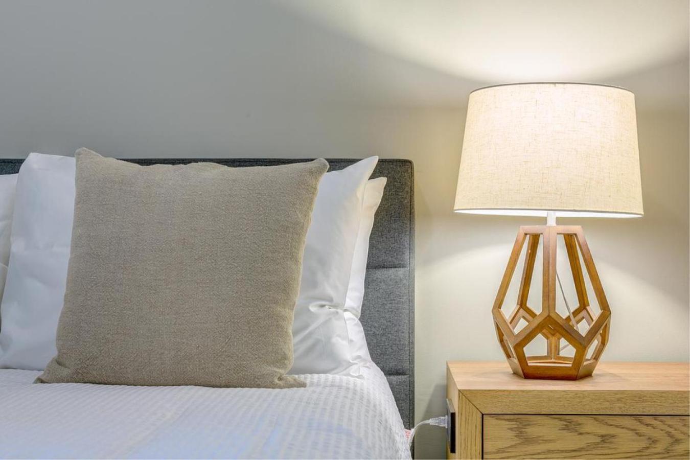 Apartment Landing - Modern With Amazing Amenities Dallas