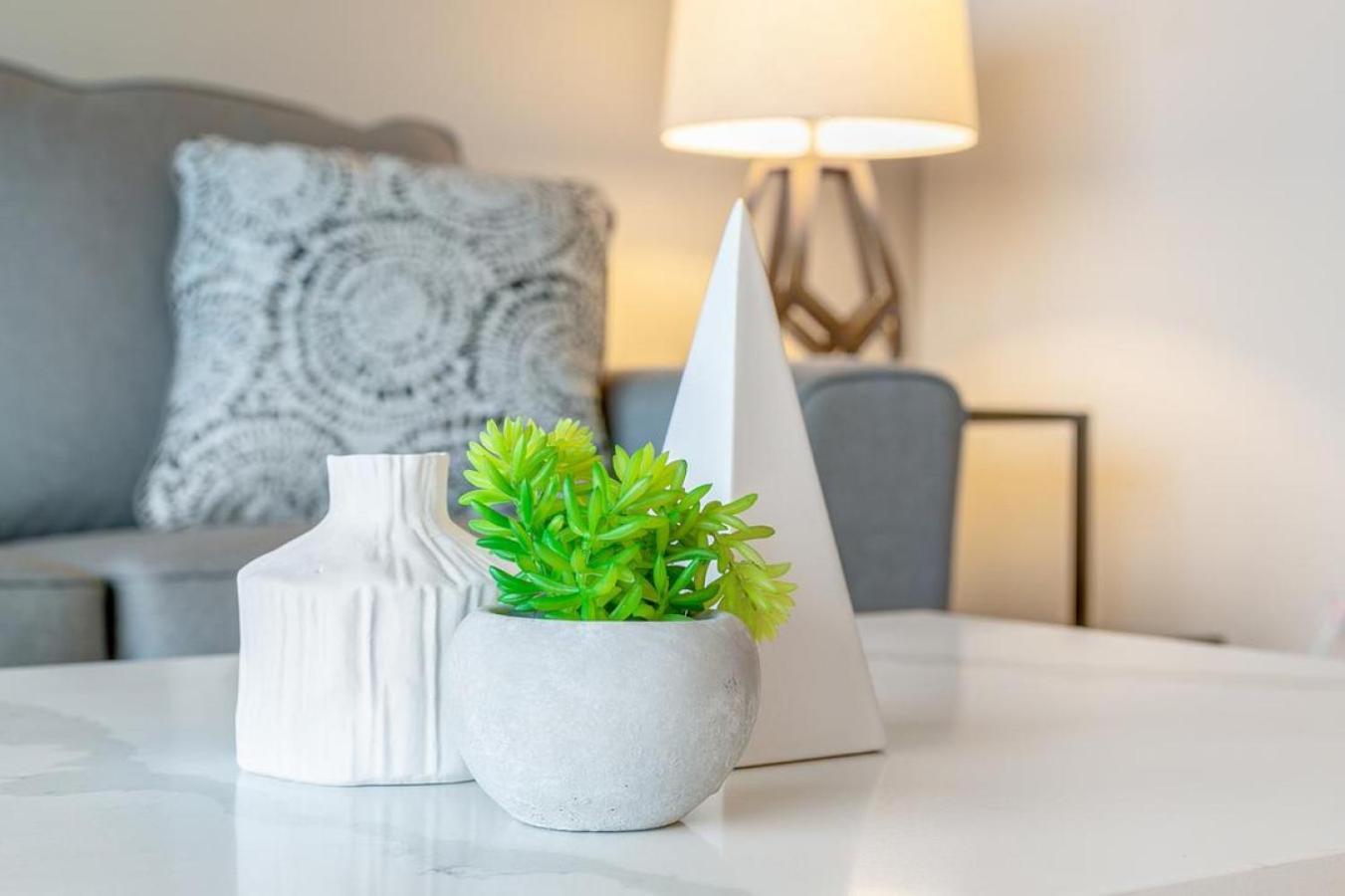 Apartment Landing - Modern With Amazing Amenities
