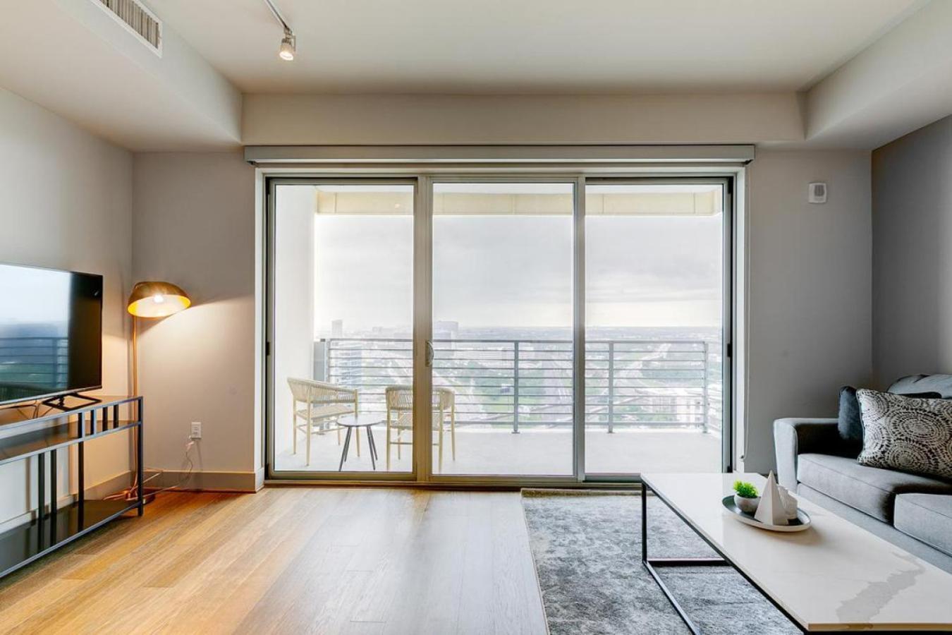Landing - Modern With Amazing Amenities Apartment *