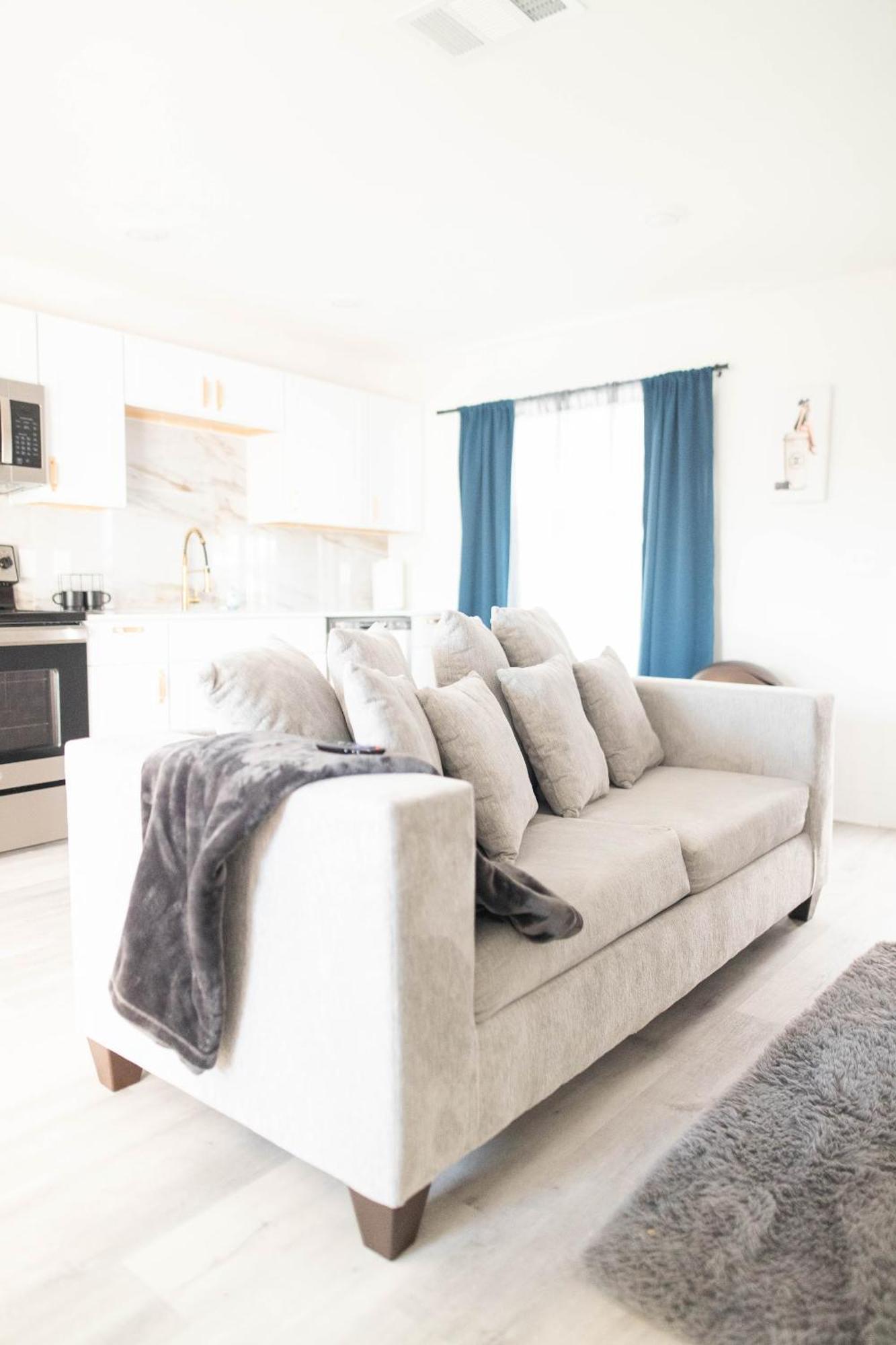 Apartment 1br/1b Plush Peaceful Escape *