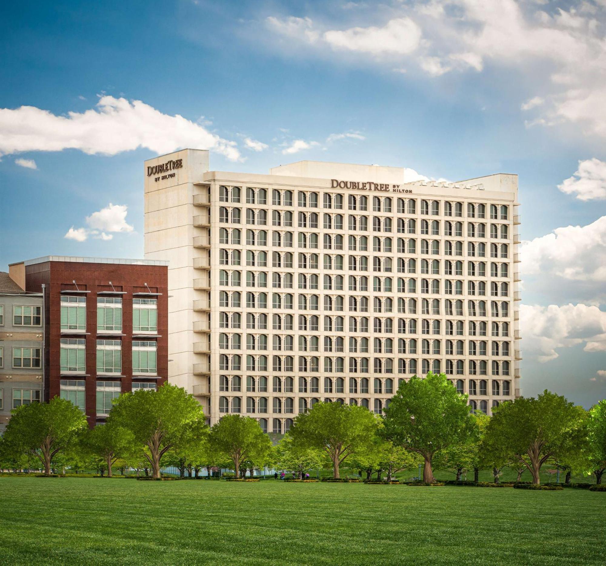 Doubletree By Hilton Market Center Dallas