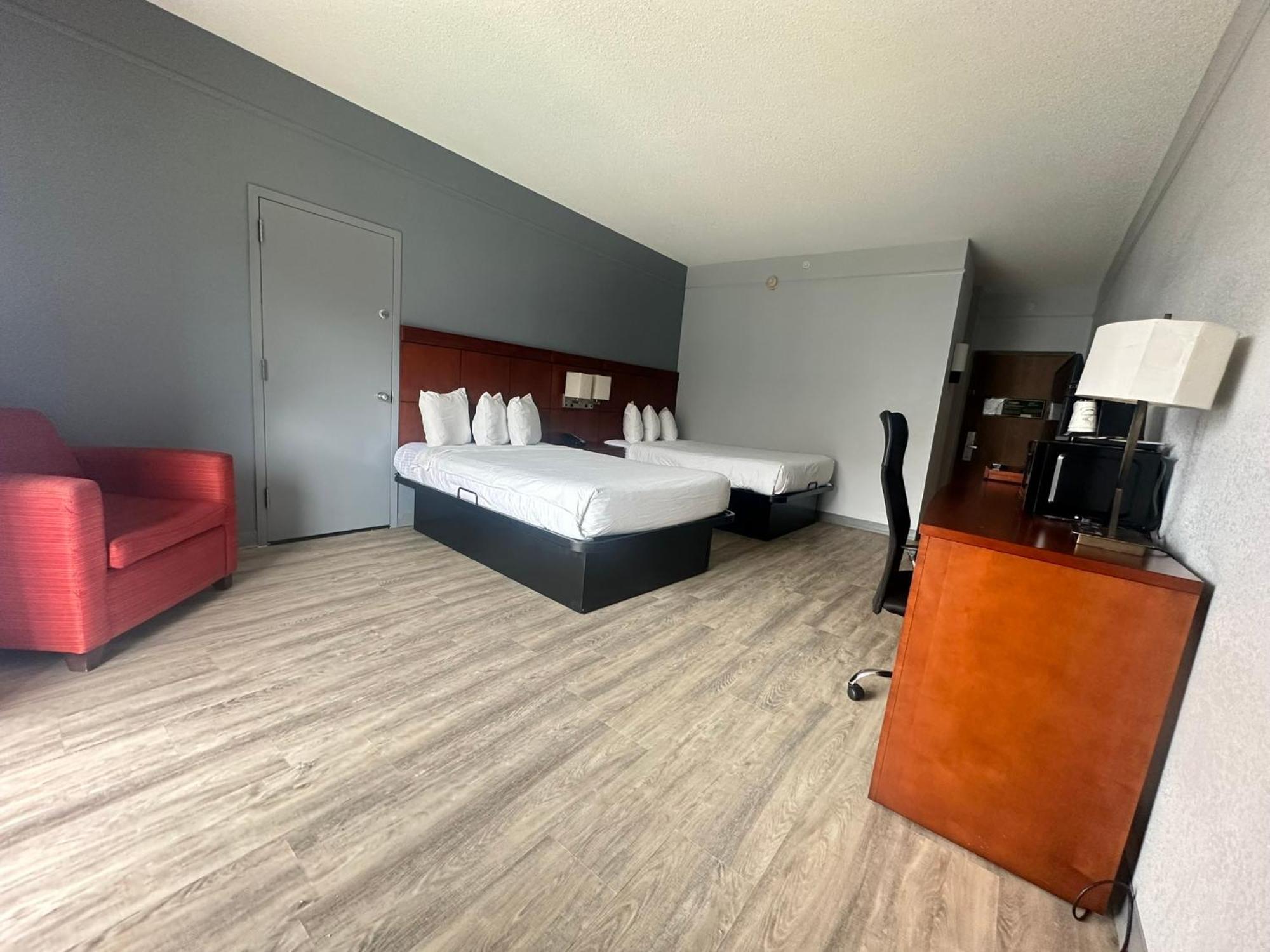 Hotel Super 8 By Wyndham Field Airport Dallas