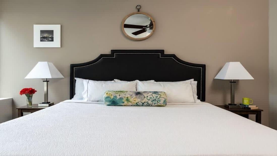 Bold Cozysuites With Gym, Roof #9 * Dallas