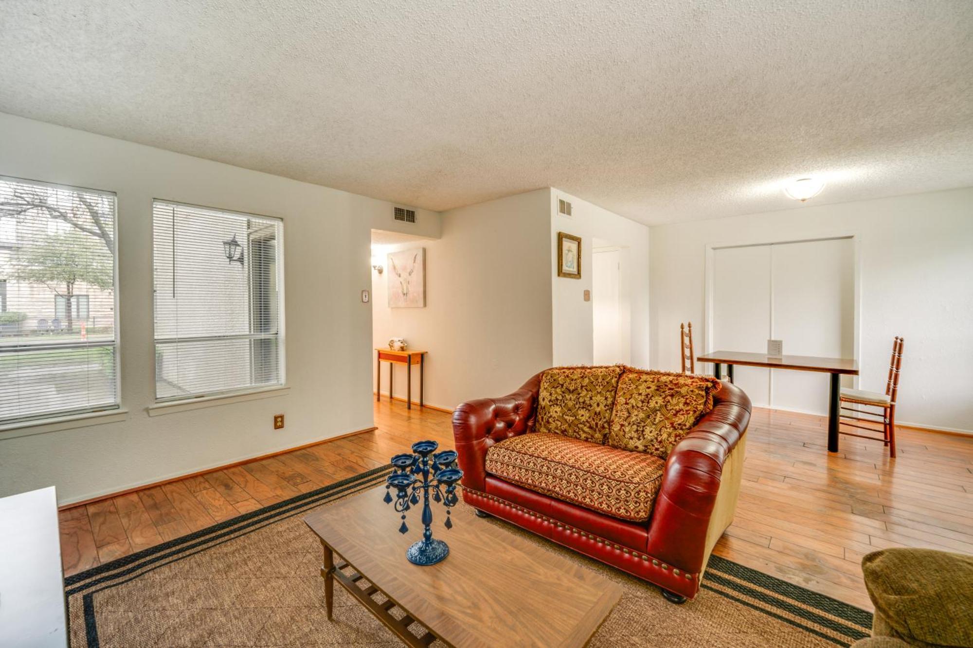 Walkable About 3 Mi To Downtown!