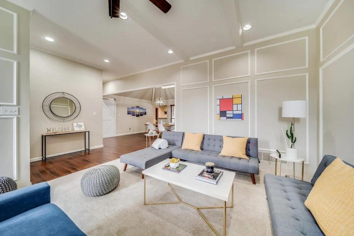 Stunning Gables House Basketball Court Holiday home *