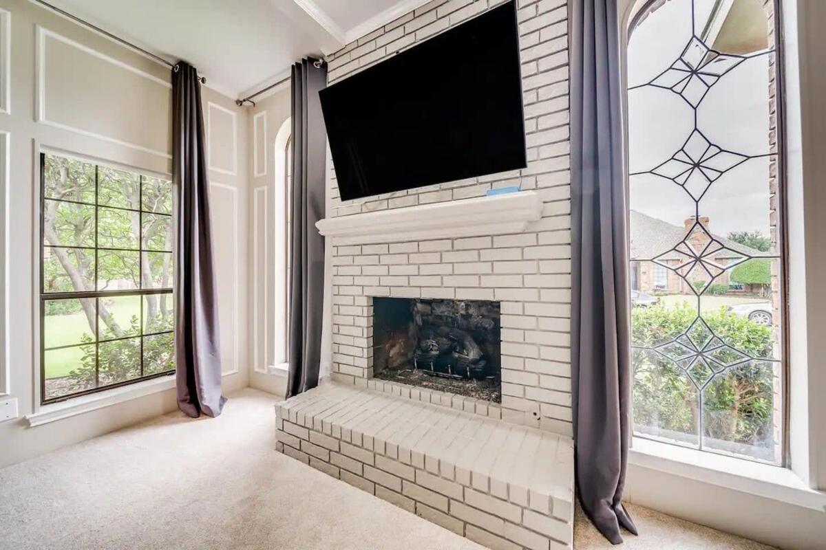 Stunning Gables House Basketball Court * Dallas