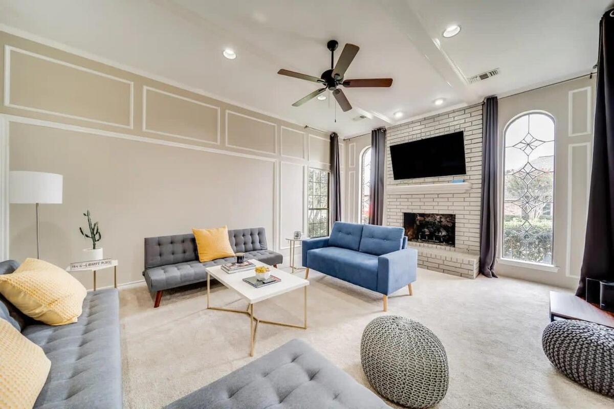 Stunning Gables House Basketball Court Holiday home