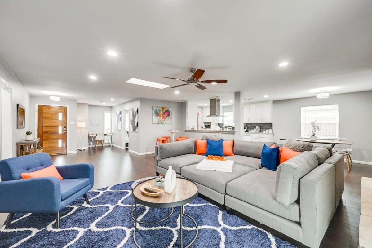 Fantastic Luxury 5 Bedroom With Hot-tub Close To Downtown Holiday home