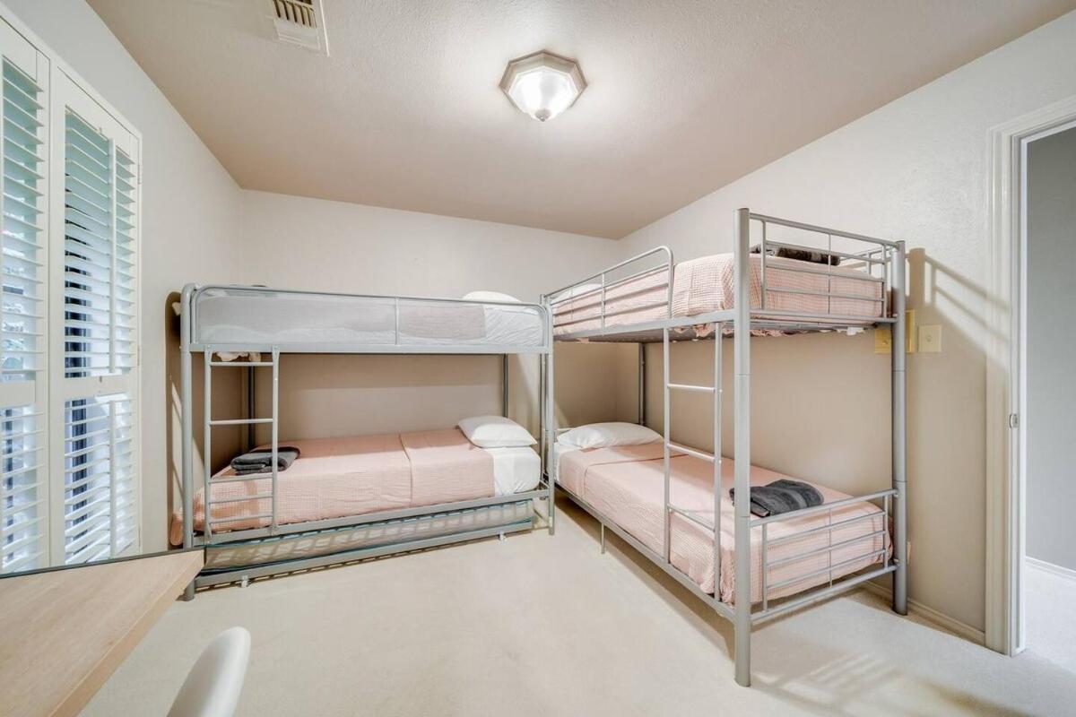 Holiday home Stunning Gables House Basketball Court *