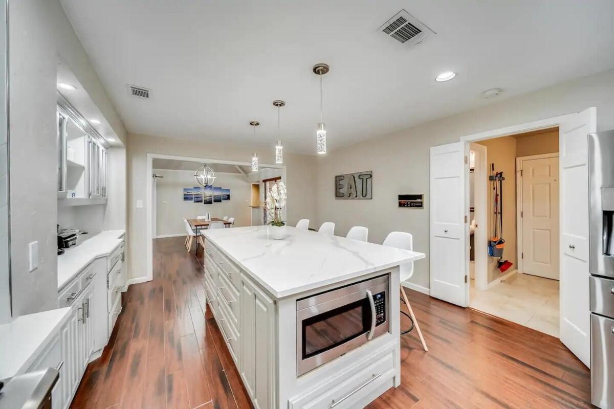 Stunning Gables House Basketball Court *